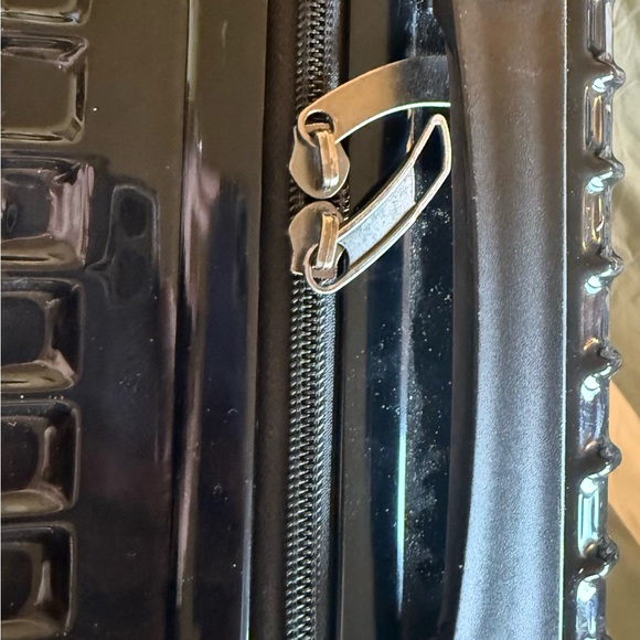 Bellami professional hair extensions case with two inside zippered containers - Picture 7 of 11